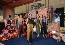 Jim Thompson X LILI TAE ผ้าพันคอผ้าไหมลิมิเต็ดเอดิชัน